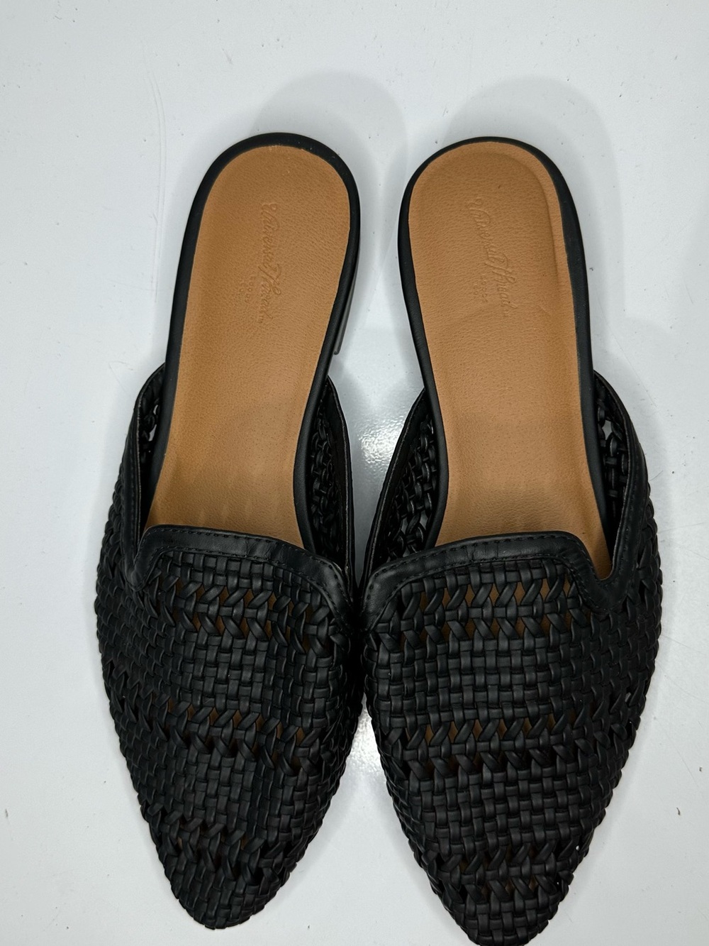 Universal Thread Black Woven Pointed-Toe Mules